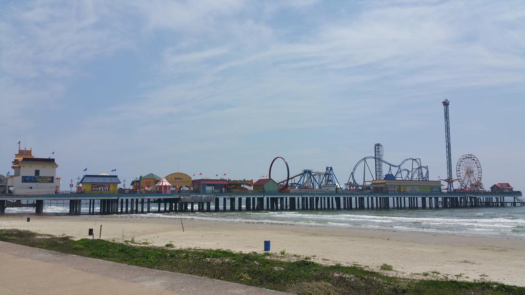 Private Beach -- Away From The Crowds - Ocean Views -Short Drive To Moody Gardens, Schlitter Bahn, Pleasure Pier Galveston Exterior foto